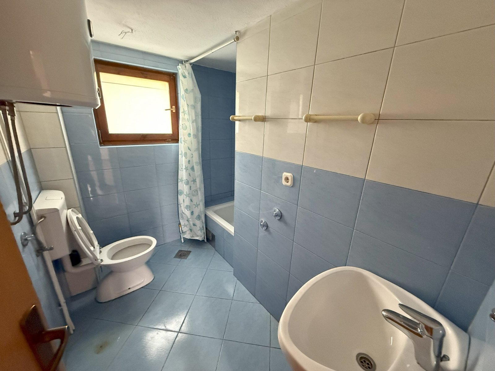 2025_08_28_17_59_IMG_6041-min