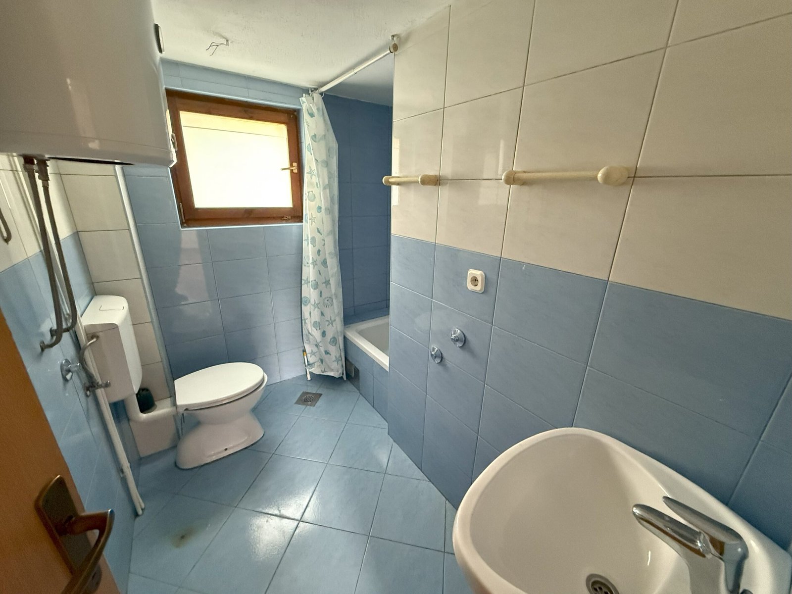 2025_08_28_17_59_IMG_6042-min