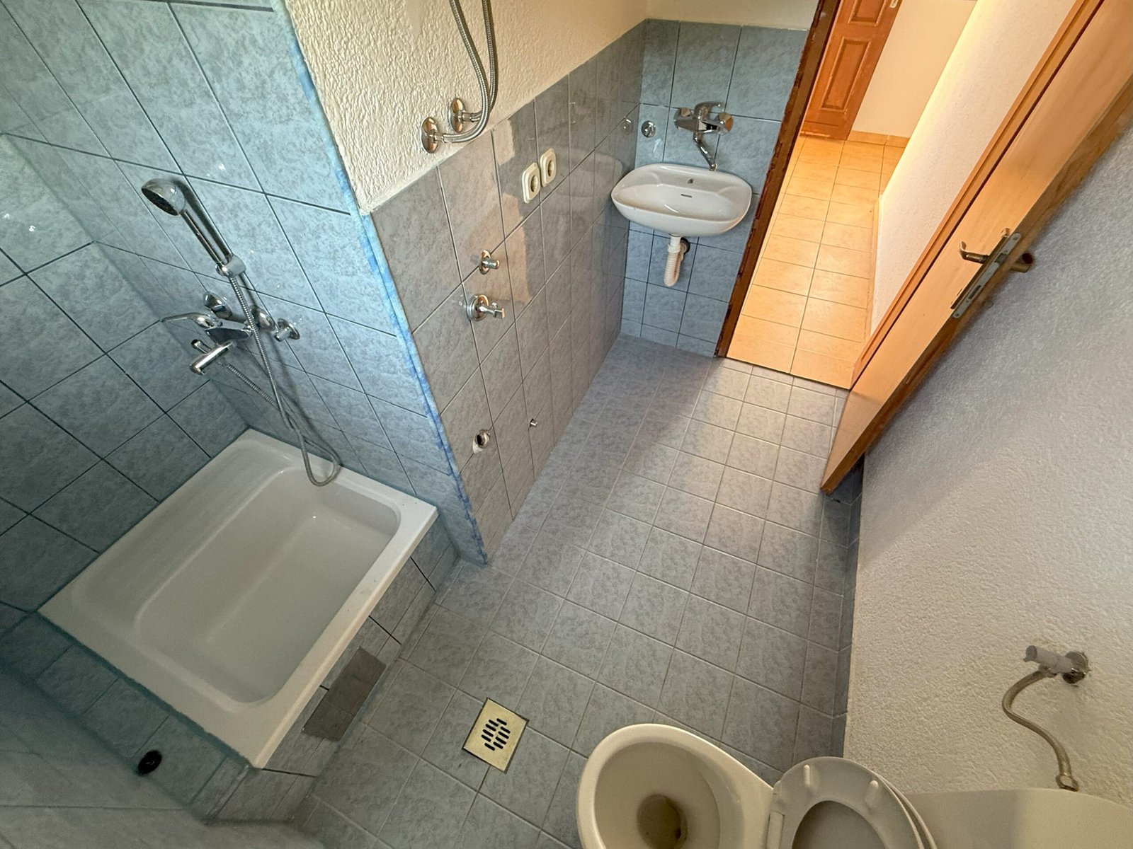 2025_08_28_18_02_IMG_6059-min