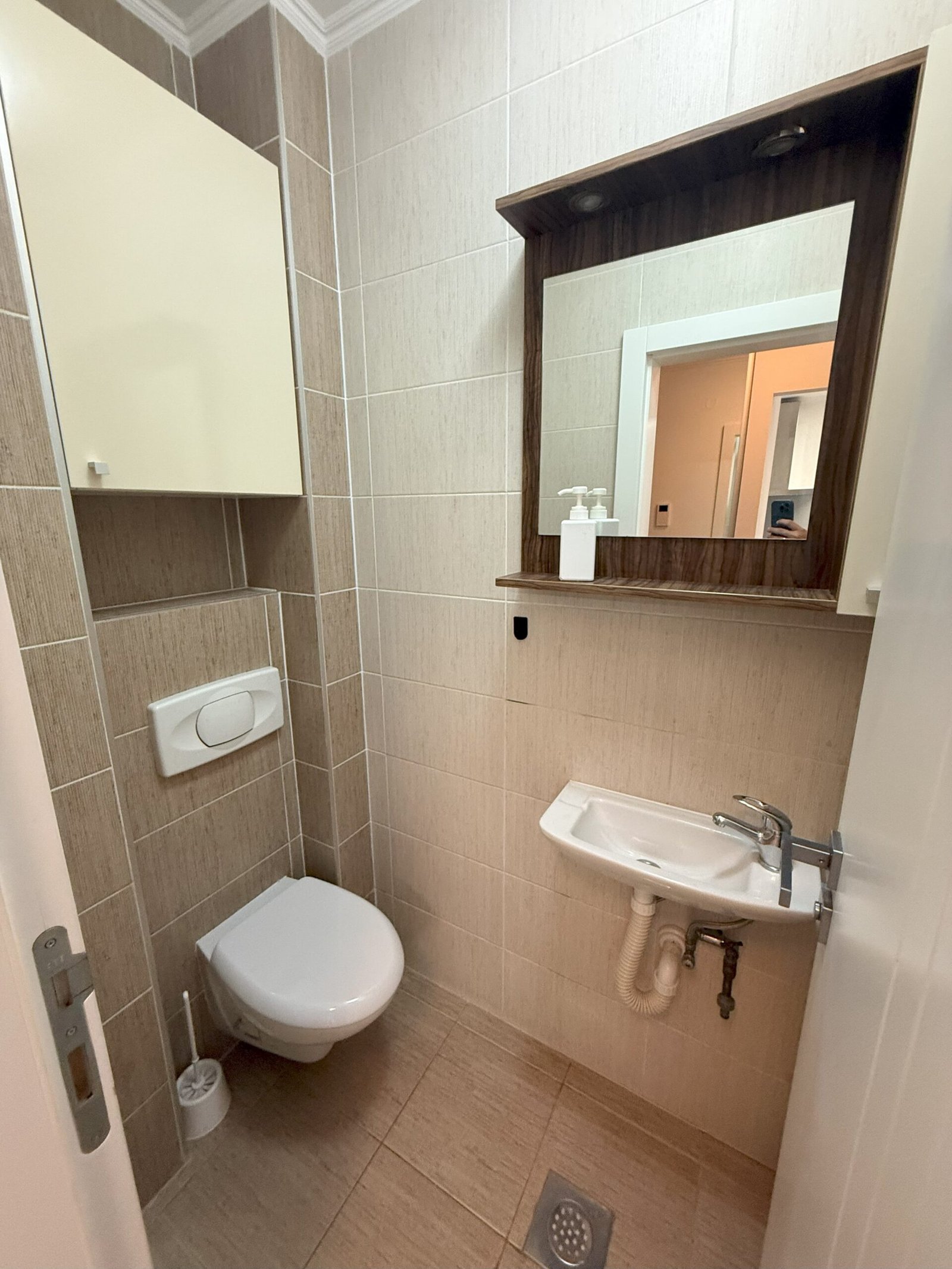 2025_08_29_19_08_IMG_6073-min