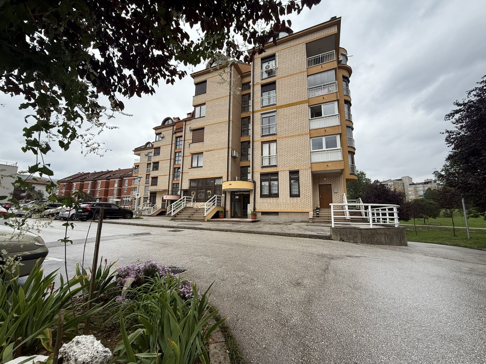 2025_10_03_13_59_IMG_6998-min